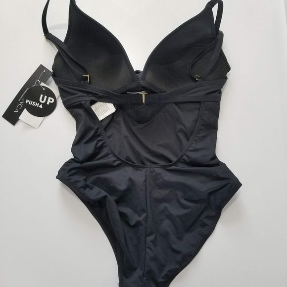 La Blanca Twist-Front Keyhole One-Piece Swimsuit -Black - Picture 7 of 9